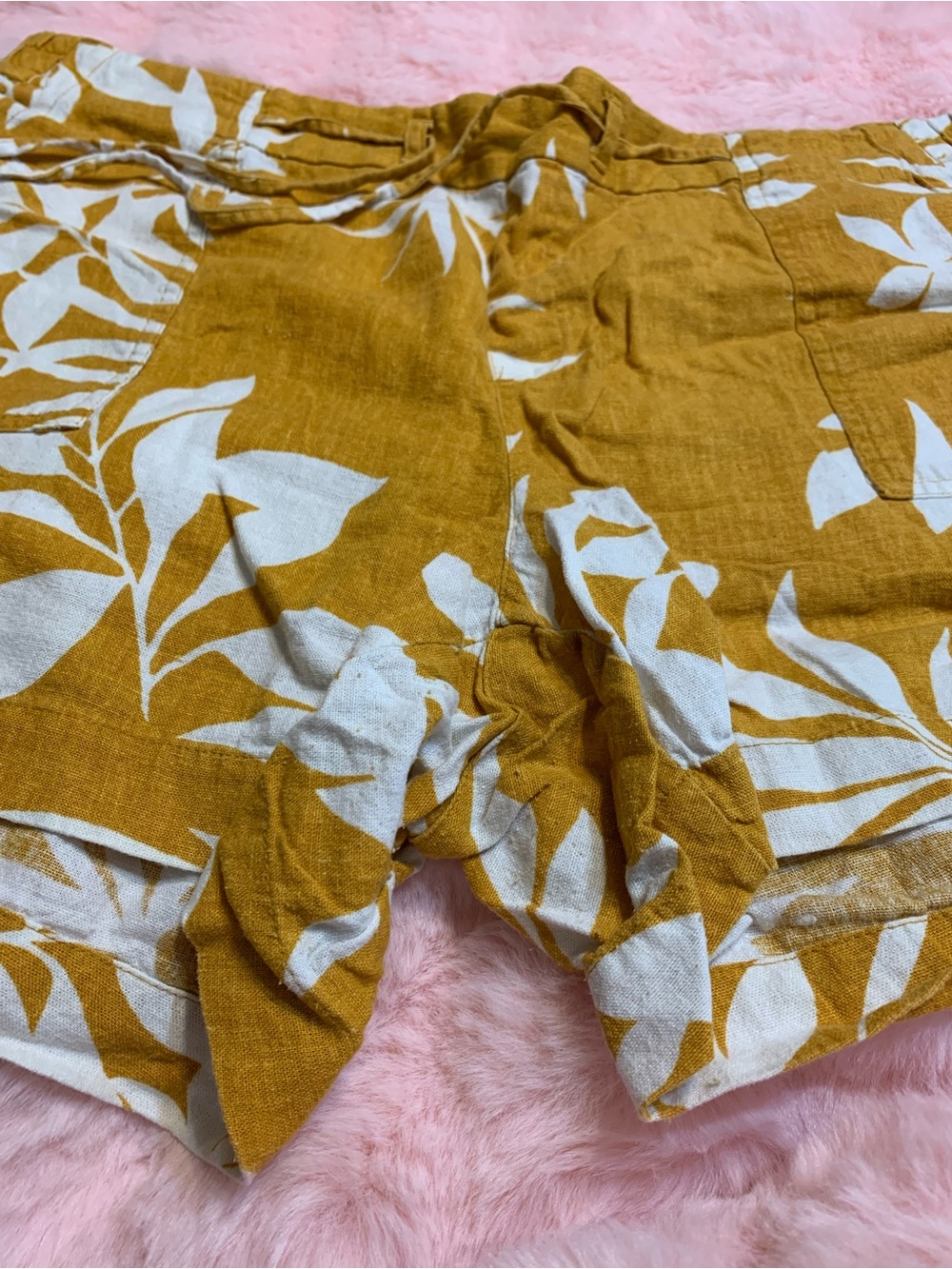 Old Navy Mustard Yellow Floral Linen-Blend High Waist Shorts - Picture 3 of 4